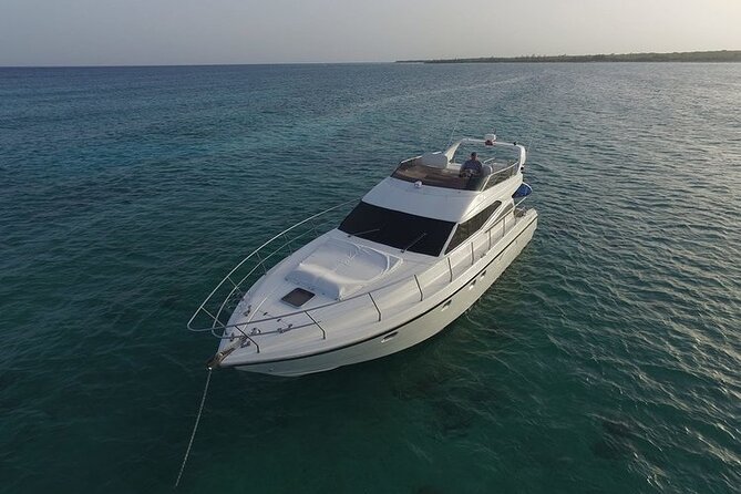 2 Hour Sunset - 47' Azimut, Tulum, Playa del Carmen, Riviera Maya - Lunch and Unlimited Drinks: The Food Actually Supports the Party