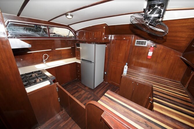 3 Hours - 53' Hatteras - Tulum, Playa Del Carmen, Riviera Maya - Who this yacht cruise is best for