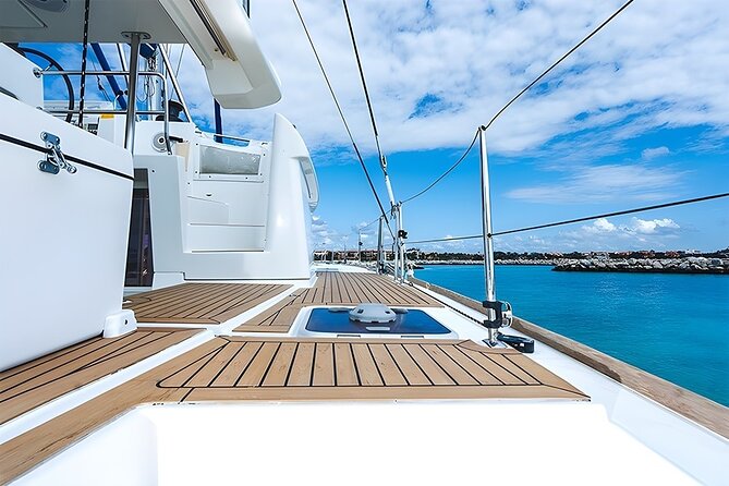 3 Hours Exclusive 45' Lagoon Catamaran Experience - The included snacks and premium open bar: value beyond the photo