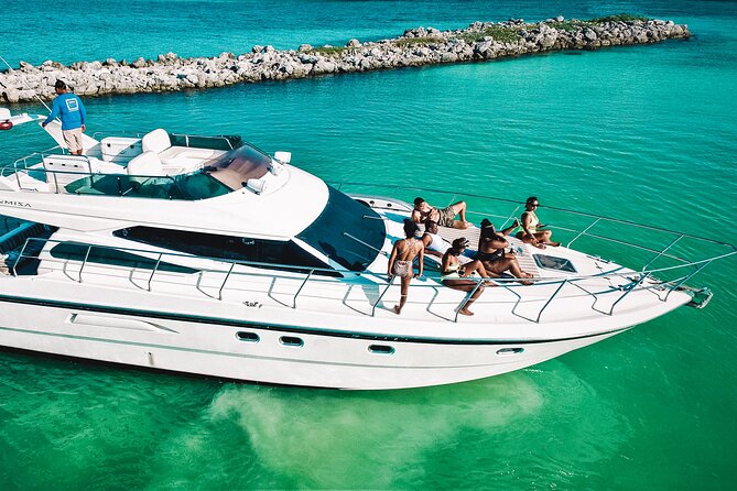 4 Hour - 47' Azimut, Tulum, Playa del Carmen, Riviera Maya - Price, plus the one extra cost you should budget for