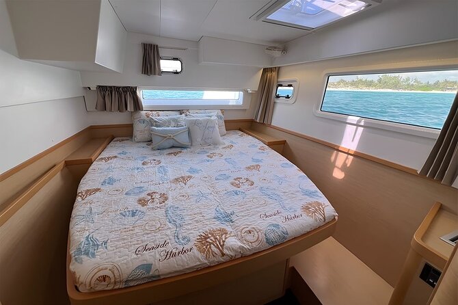 4 Hour Catamaran Experience in a Private 42' Lagoon - Optional party stop: La Bocana Cove and Sandabar