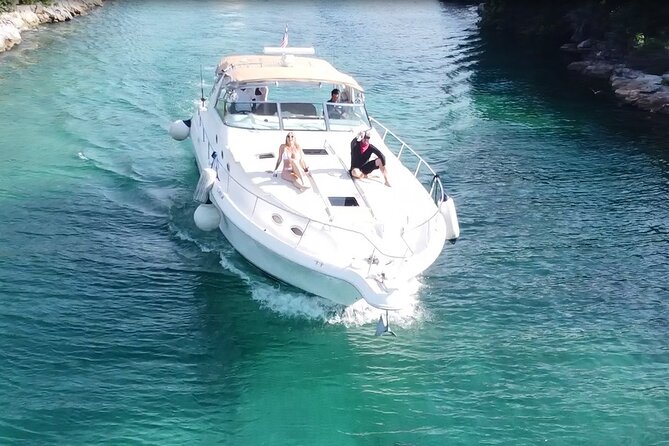 4 hours - Private 48ft Yacht all inclusive in Tulum and Playa del Carmen - From Puerto Aventuras to the reef: why this yacht day is a good bet