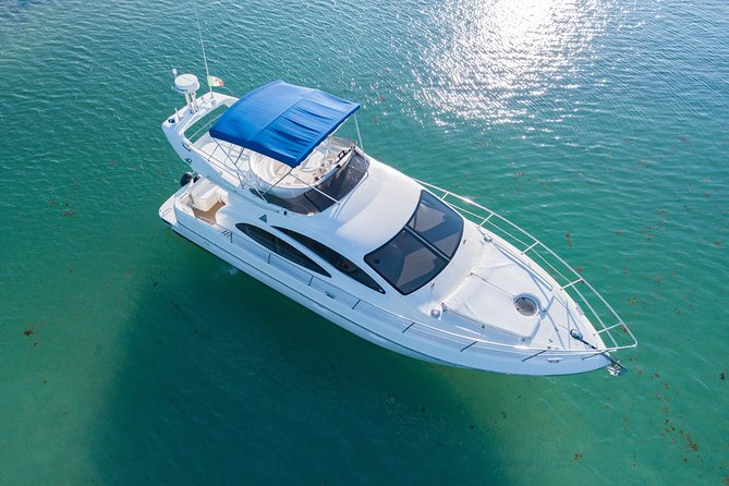 4H 42' Azimut Yacht All-Inclusive from Tulum & Playa del Carmen. - The 42-foot Azimut setup: comfort, not chaos