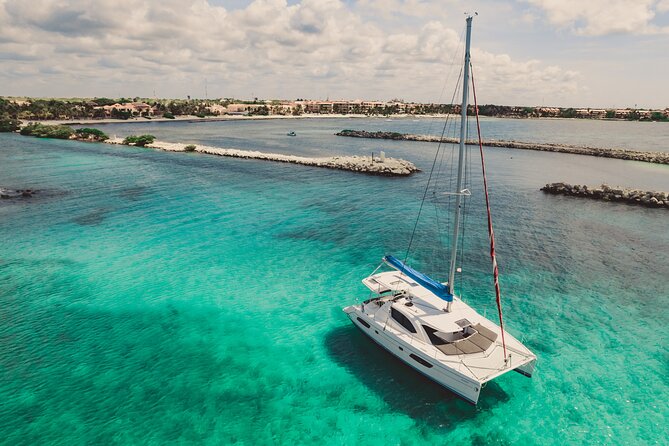 4H Luxury 44' Catamaran All-Inclusive in Tulum & Playa del Carmen - Open bar and the onboard vibe (what unlimited drinks really means)