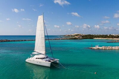 4H Private 38'Catamaran All-Inclusive in Tulum & Playa del Carmen - Paamul Beach: sheltered snorkeling with turtles and manta rays (when conditions cooperate)