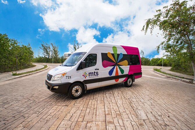 Cancun Private Mini-Van Roundtrip Transportation - Cancun International Airport meet-and-greet: how you’ll find your driver