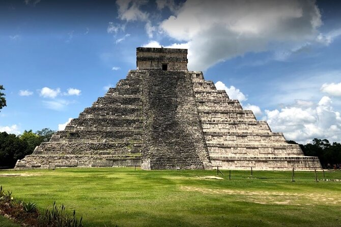 Chichen Itza Deluxe from Cancun to Playa del Carmen - Chichen Itza with a guide: the pyramid, the ball courts, and the sky stories