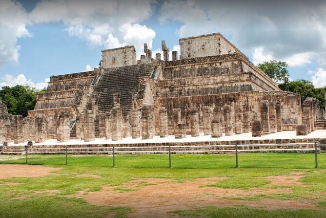 Chichen Itza Deluxe from Cancun to Playa del Carmen - Valladolid panorama: a quick taste of colonial charm