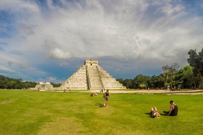Chichen Itza & Ekbalam Tour From Playa del Carmen - Chichén Itzá with your guide: where to spend your 90 minutes