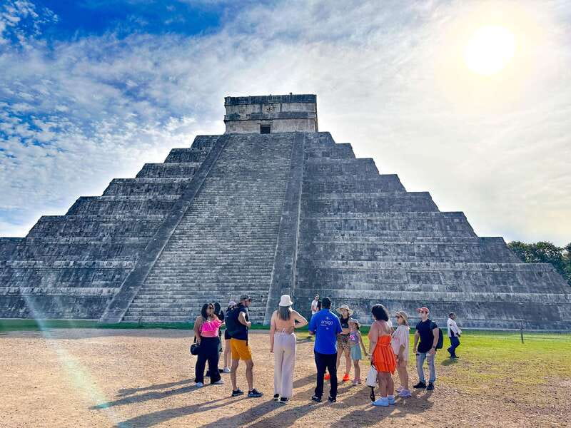Chichen Itza: Guided Tour with Valladolid & Cenote Chichikan - Lunch, drinks, and the VIP choice