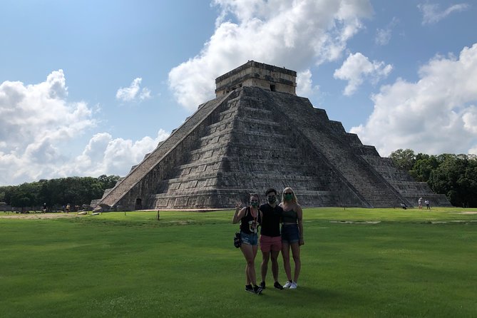 Chichen Itza Max - Entering Chichen Itza Before the Heat Turns Up