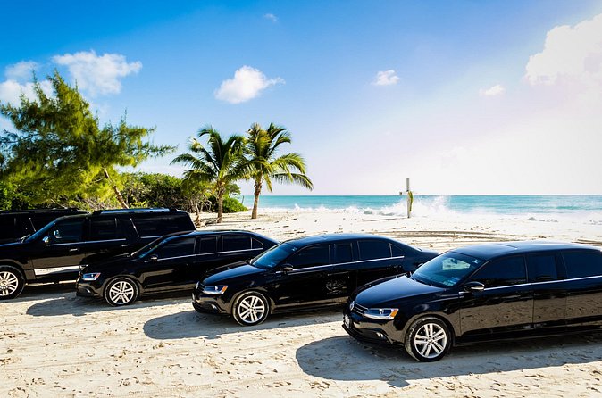 Departure by Luxury Sedan From Playa del Carmen to Cancun Airport - Inside the Sedan: Comfort, Cleanliness, and Small Perks That Matter