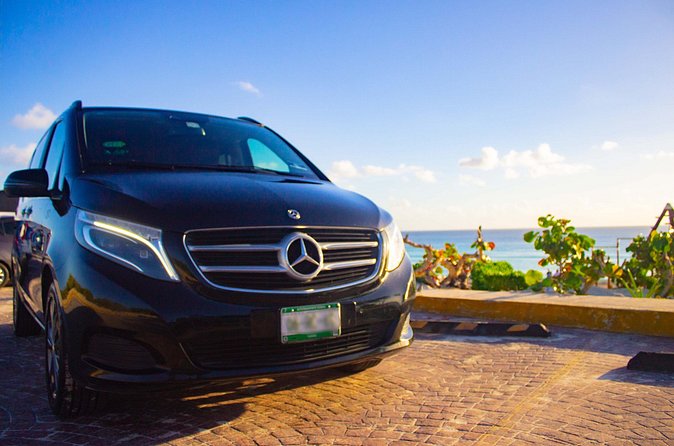 Departure from Akumal to Cancun International Airport. Private Service - What the Best Feedback Reveals: On-Time, Friendly, and Early-Morning Ready
