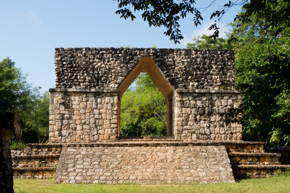 From Riviera Maya: Ek Balam & Cenote Tour w/ Lunch & Pickup - Lunch near Valladolid: local flavors with options