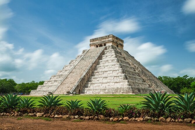 Guided Tour to Chichen Itza Cenote and Valladolid - Stop 3: Valladolid’s colonial square (25 minutes goes fast)