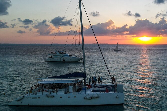 Isla Mujeres Unlimited! Fun & Party with transportation - Isla Mujeres time: beach club access plus town walking