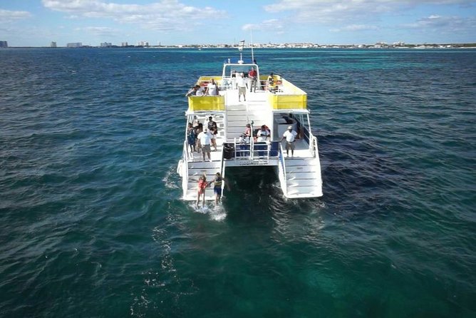 Isla Mujeres Unlimited! Fun & Party with transportation - Lunch buffet and unlimited drinks: where value shines