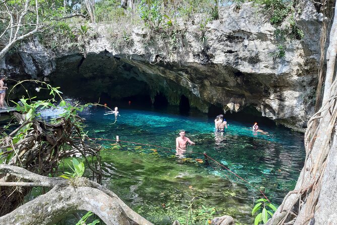 Private Cenotes tour - Lunch and drinks: the part that turns a swim day into a real outing