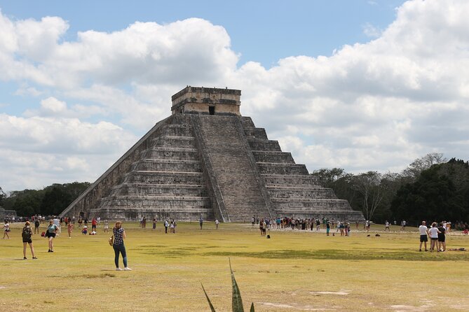 Private Full-Day Guided Chichen Itza Tour with Lunch - Valladolid time: the town square, Saint Bernadine, and a quieter kind of “wow”