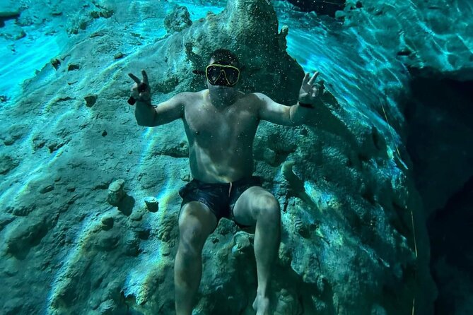 Private Tour to Tulum, Cenote and Swimming with Turtles - Stop 3: Akumal Bay turtle snorkeling (finding multiple species)