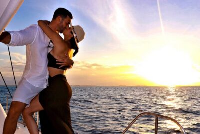 Riviera Maya Luxury Sunset Sailing plus Light Dinner and Open Bar - Light Dinner: What You Get and How to Think About It