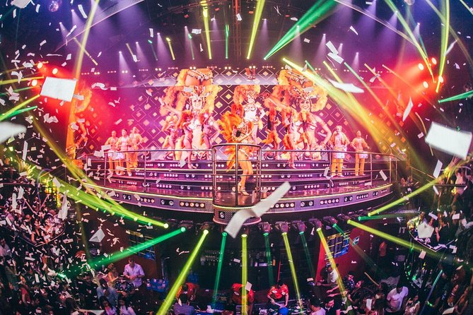 Skip the line: Gold Member Ticket Playa del Carmen - The Show: Over 40 Artists and Flying Acrobats