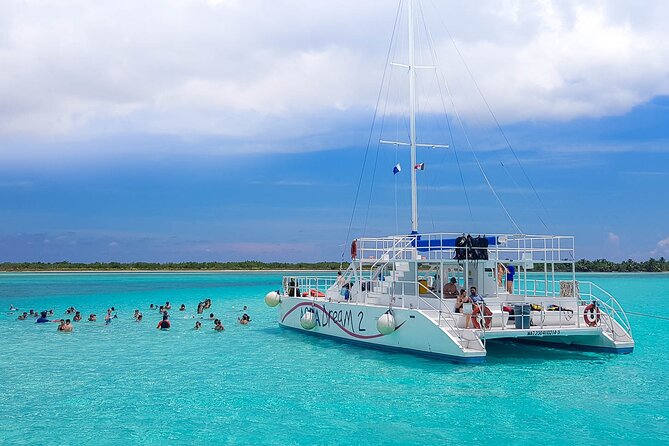 Tour to Cozumel by Catamaran with Snorkeling and Buffet Lunch - El Cielo starfish sanctuary: clear water and the no-touch rule