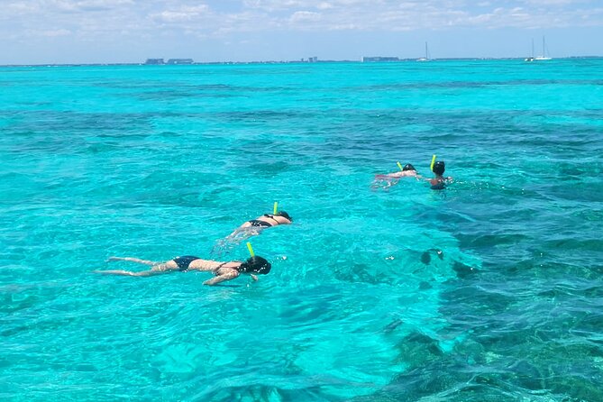 Tour to Cozumel by Catamaran with Snorkeling and Buffet Lunch - Mía Beach Club at Playa Mia: lunch, free time, and a real cooldown