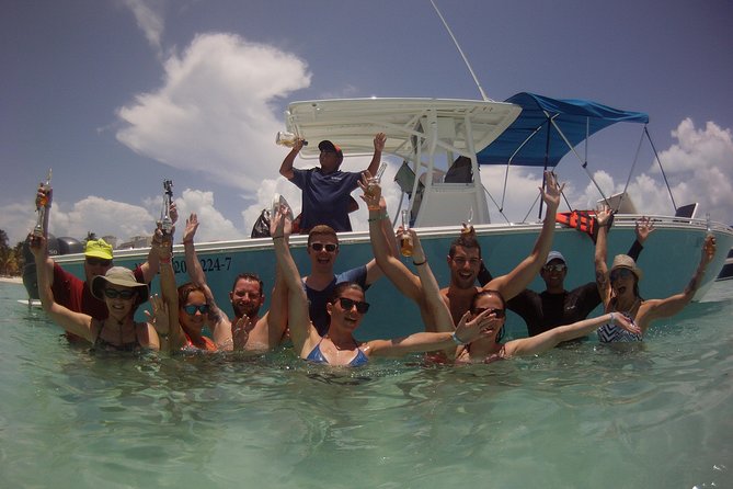Whale Shark Encounter Full-Day all inclusive Tour from Riviera Maya - Guides: the difference between seeing whale sharks and actually enjoying the day
